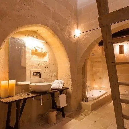 Corte San Pietro فندق ماتيرا