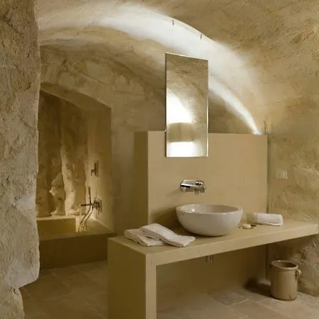 Corte San Pietro 4* Matera